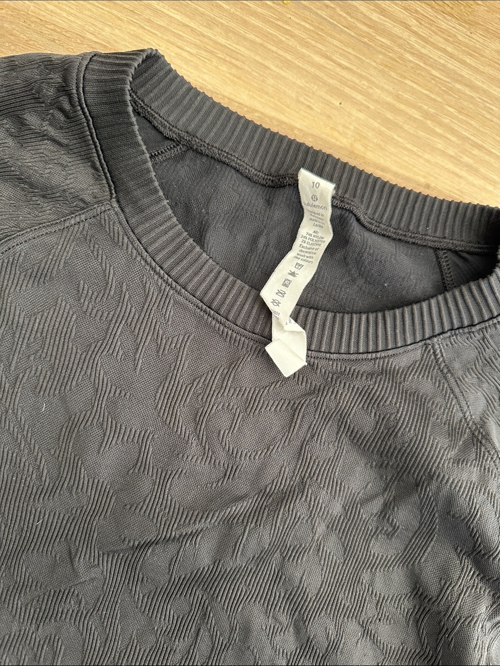 lululemon athletica Women's Long Sleeve Textured Crew - Charcoal